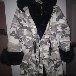 Camouflage Print Coat with Faux Fur Trim